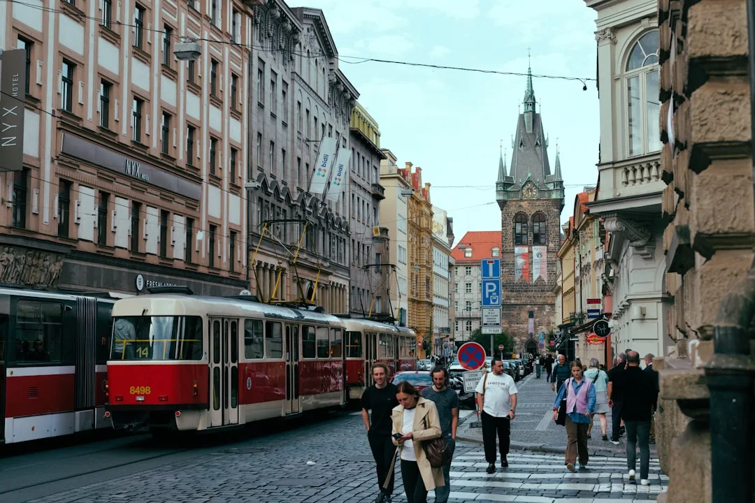 ¿Necesito hablar checo para vivir temporalmente en Praga?