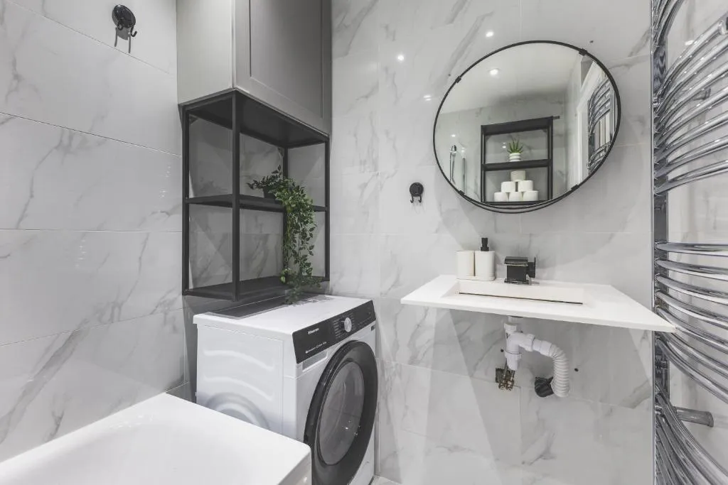Amazing serviced accommodations for Corporate Contractors and Leisure clients Located at a walking distance from three majors Underground and Overground stations