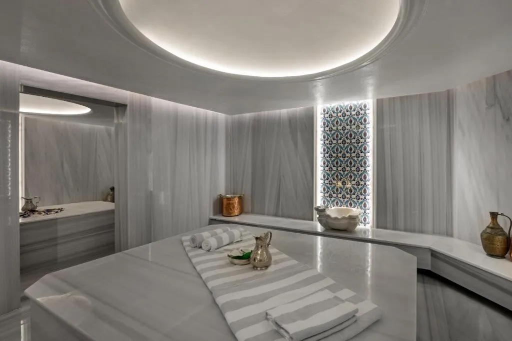 Crowne Plaza Istanbul - Ortakoy Bosphorus by IHG