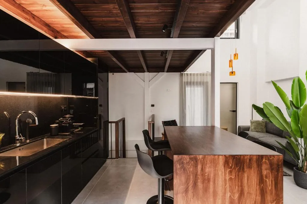 Ella Luxury Suites