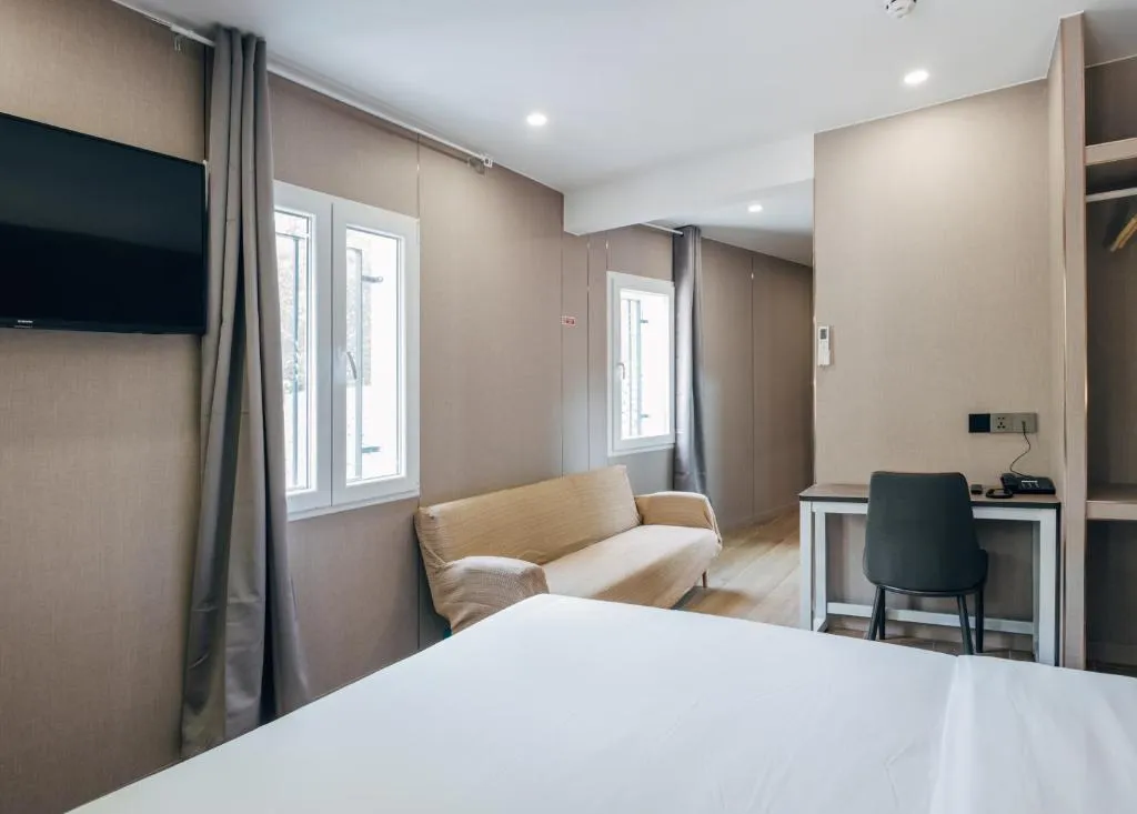 Hotel Golden Madrid