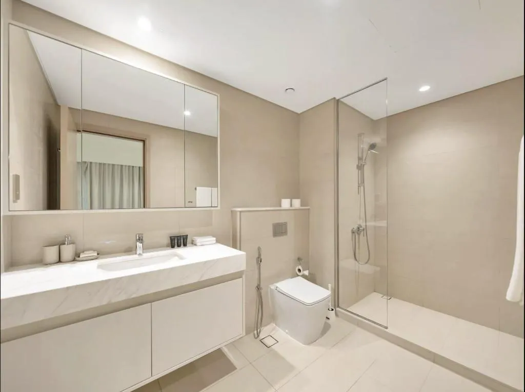 Luxurious Private Room in Burj Vista with Burj Khalifa View