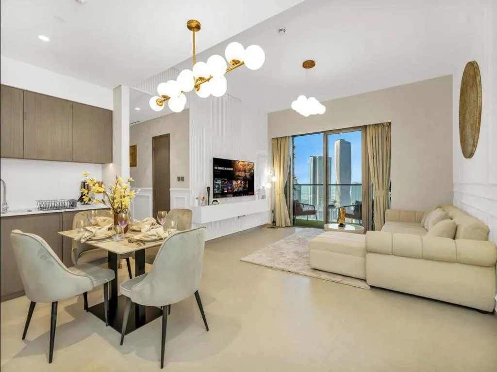Luxurious Private Room in Burj Vista with Burj Khalifa View