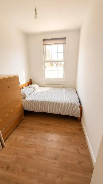 N17 Beds & Rooms