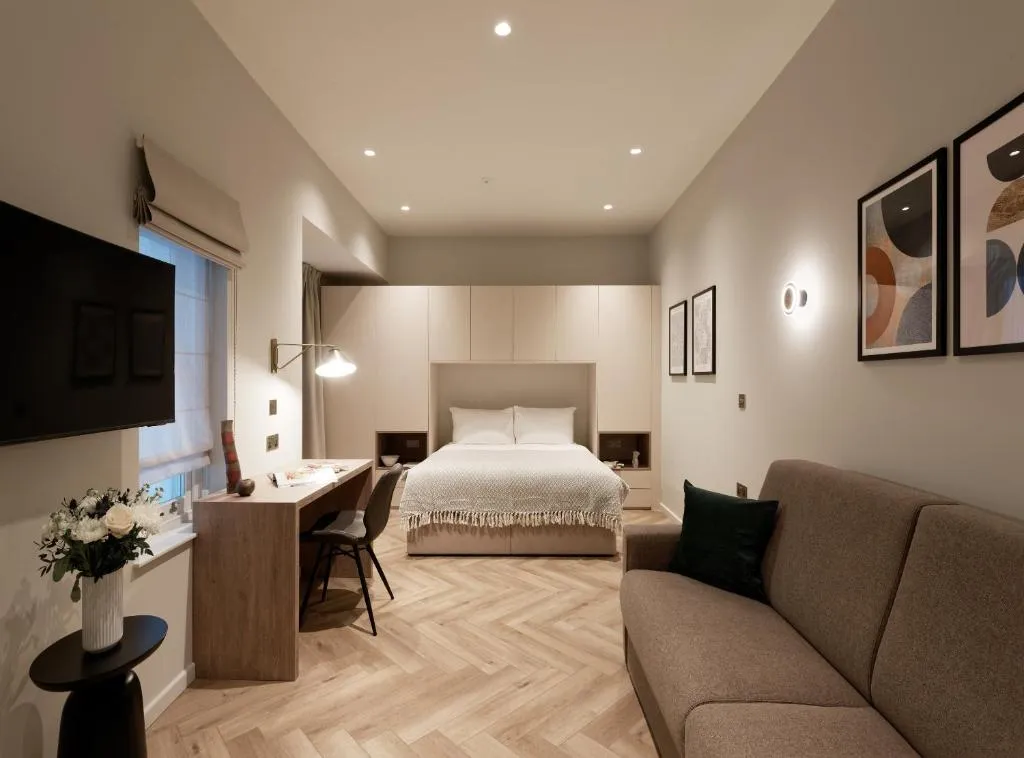 Notting Hill Studios by DMONTRIO