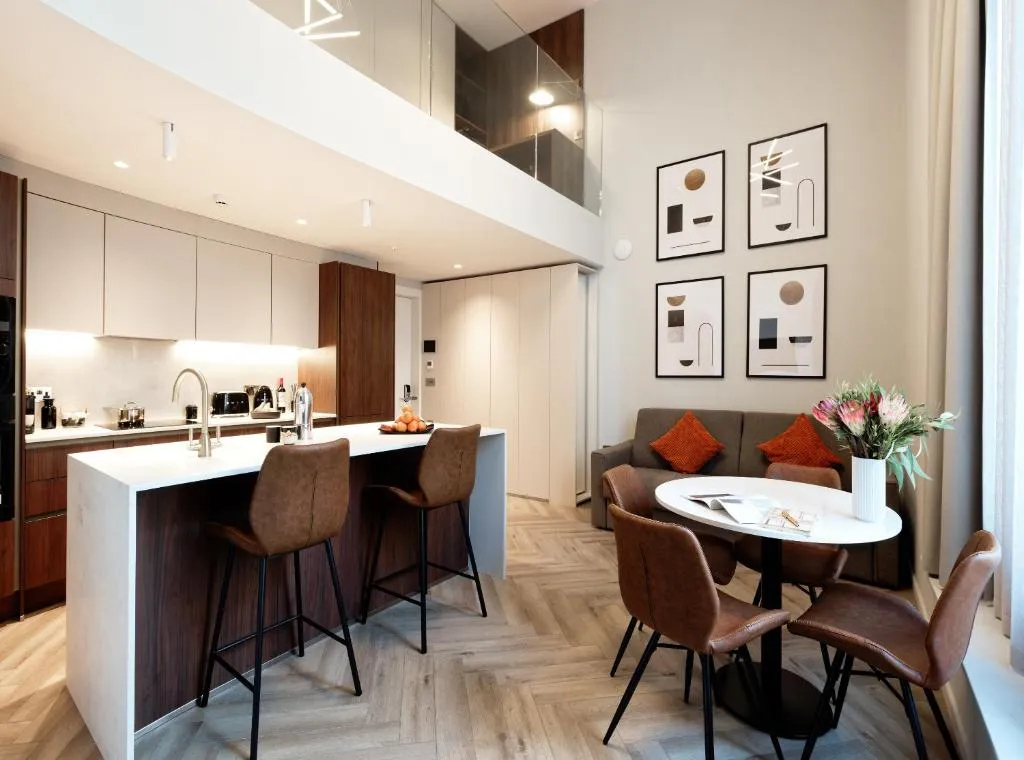 Notting Hill Studios by DMONTRIO