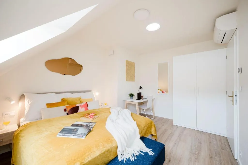 Prague Days - Modern Apartments with AC near King's Park