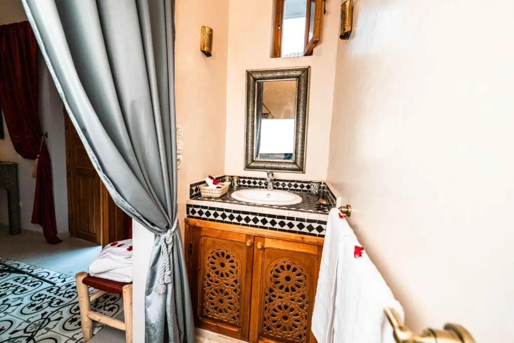 Riad Kiyanjana