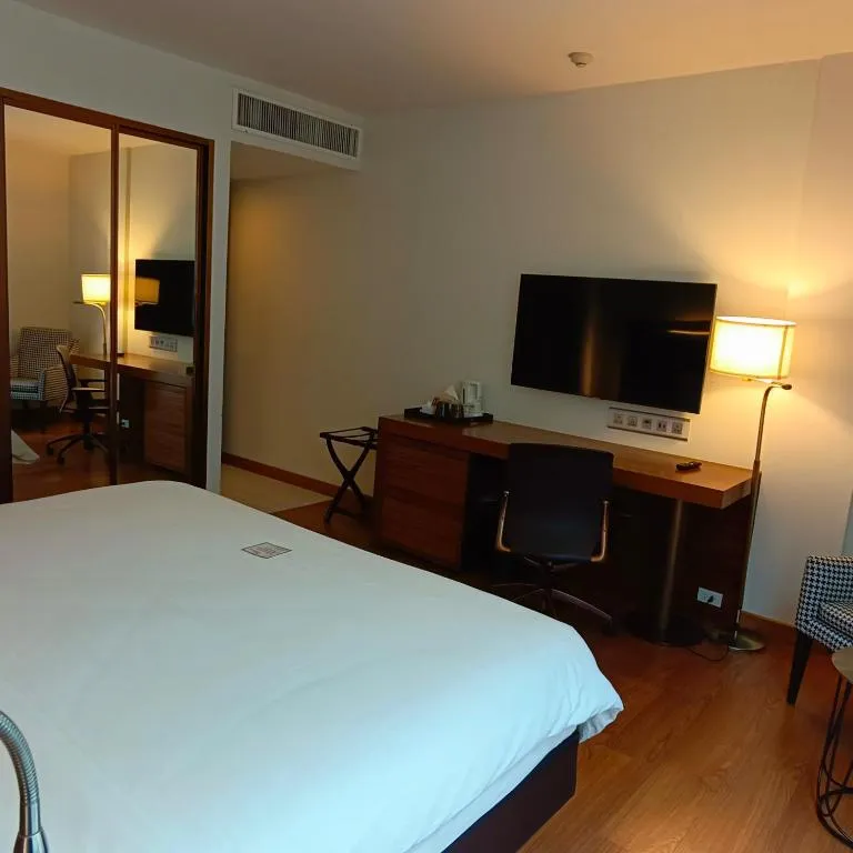 Sacha's Hotel Uno