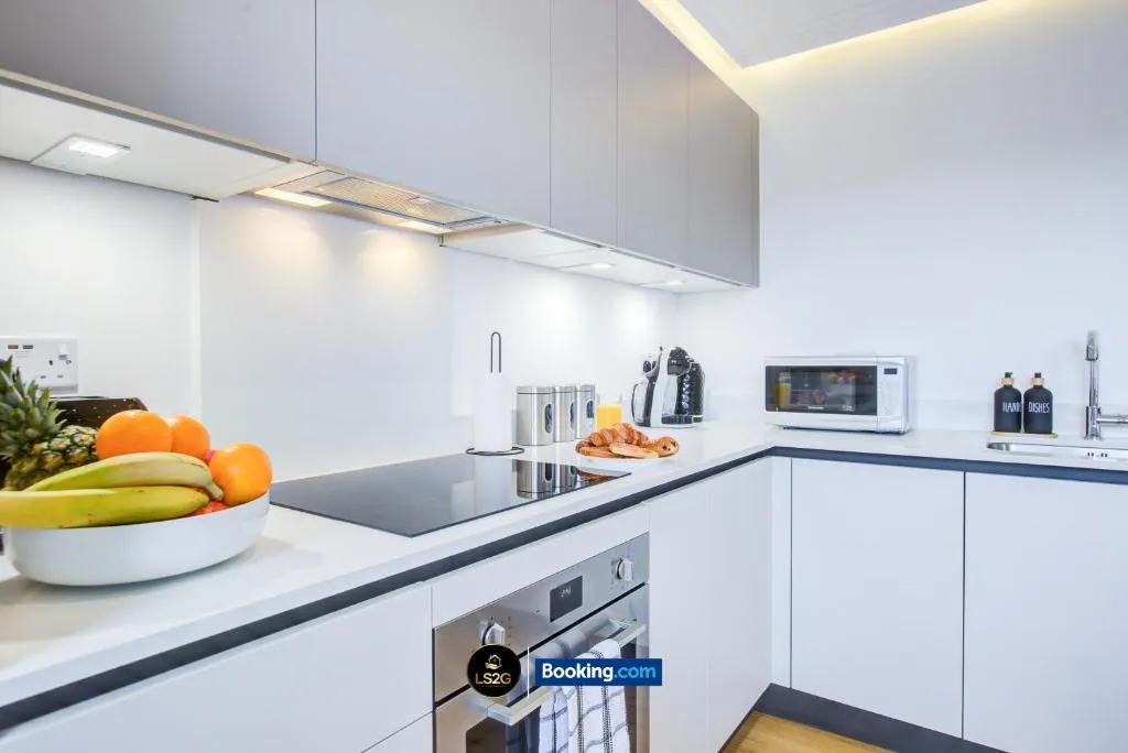 Modern 2-Bed Apartment in Acton By LS2G Stays