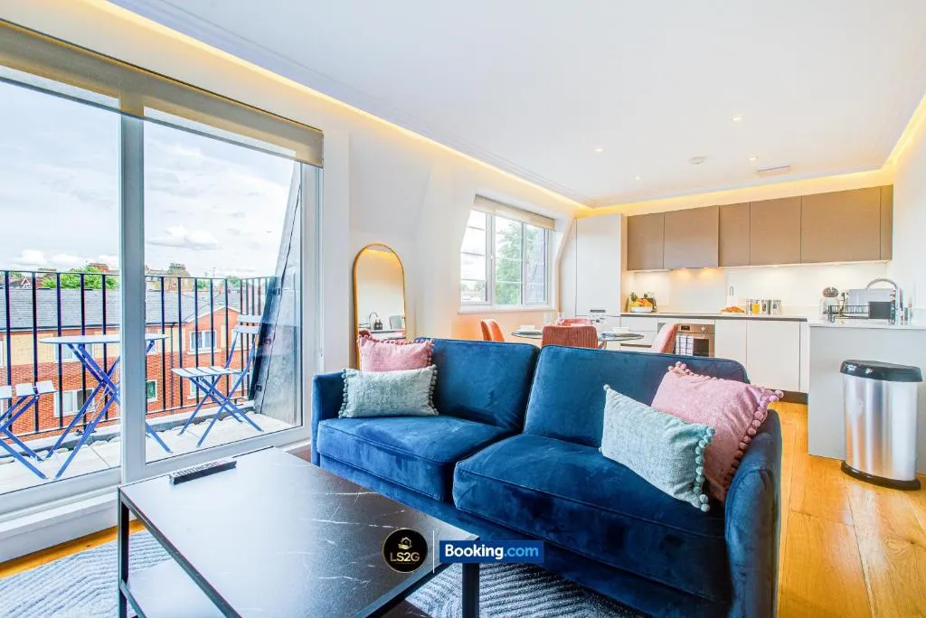 Modern 2-Bed Apartment in Acton By LS2G Stays