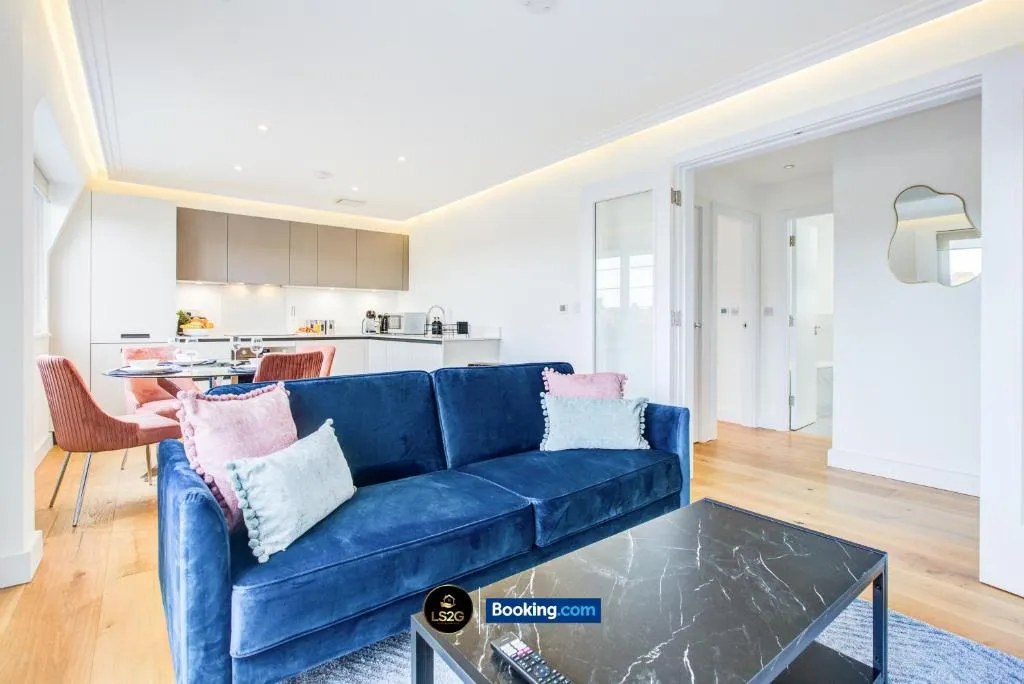 Modern 2-Bed Apartment in Acton By LS2G Stays